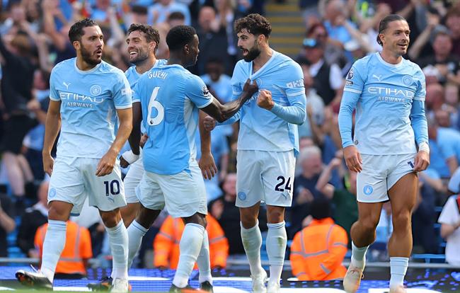 Josko Gvardiol lên tiếng sau màn hóa người hùng cho Man City