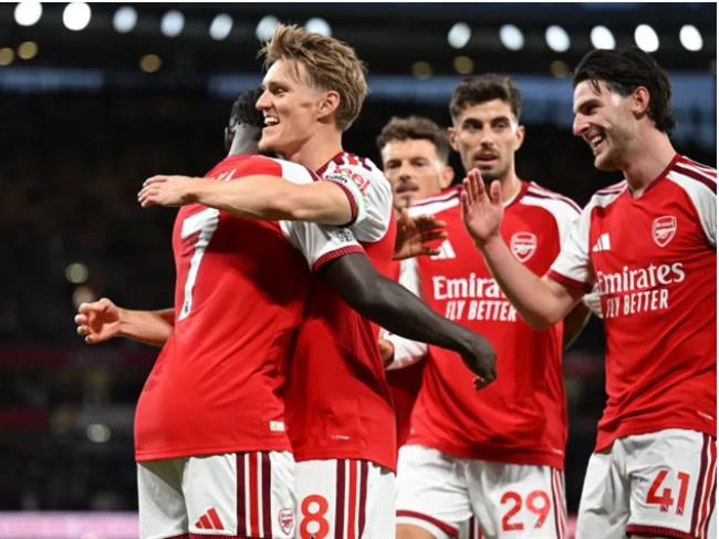 Chelsea là đối thủ lớn nhất của Arsenal ở NHA mùa này