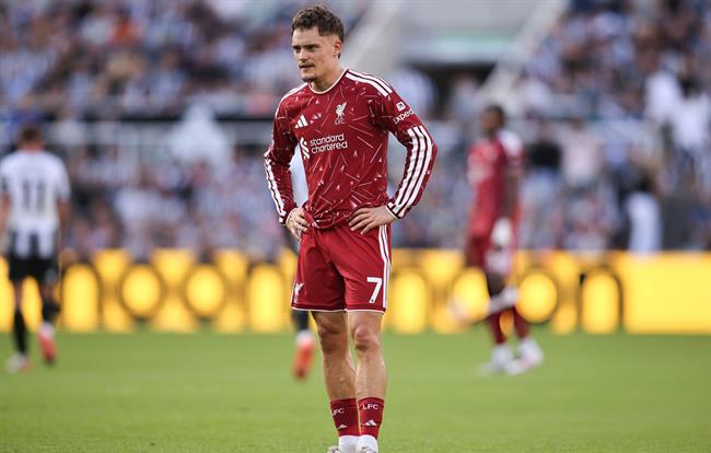 Gary Neville cảnh báo phong độ của Florian Wirtz 1 Gary Neville cảnh báo phong độ của Florian Wirtz 1