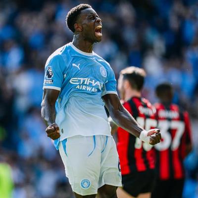 Marc Guehi sẵn sàng đá tiền vệ cho Man City 1