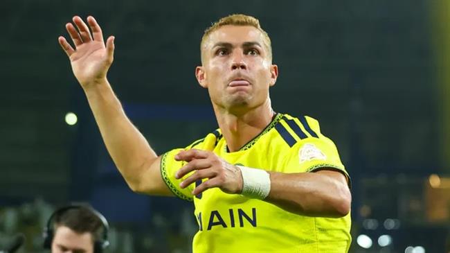 Ronaldo ghi bàn thắng thứ 978, giúp Al-Nassr giữ vững đỉnh bảng