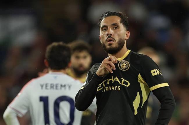 Rayan Cherki: Nét lãng mạn giữa buổi giao thời của Man City