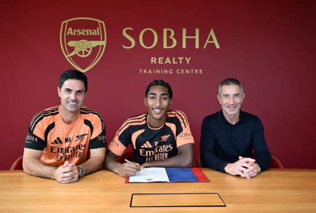 Arsenal có thêm bản hợp đồng mới