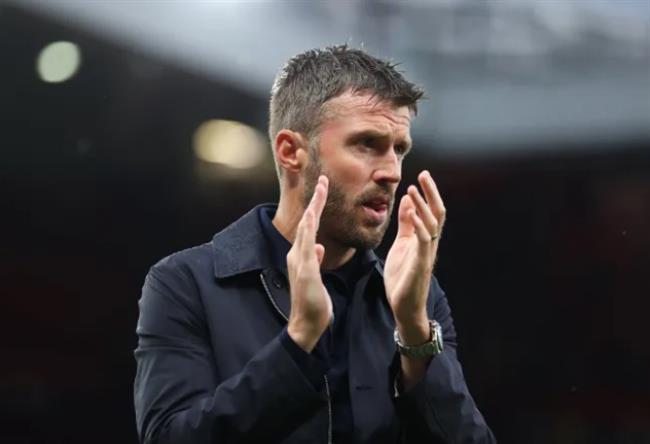 Michael Carrick cần thúc giục MU mua thêm cầu thủ mới