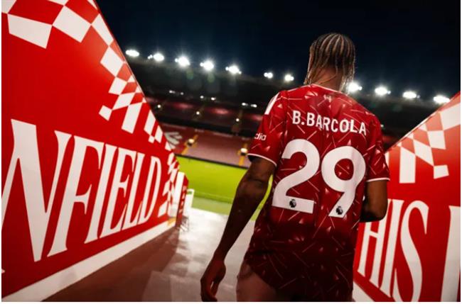 Jamie Carragher ngạc nhiên khi Arsenal không chiêu mộ Bradley Barcola