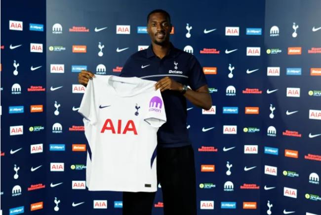 Tosin Adarabioyo rất thất vọng với Xabi Alonso