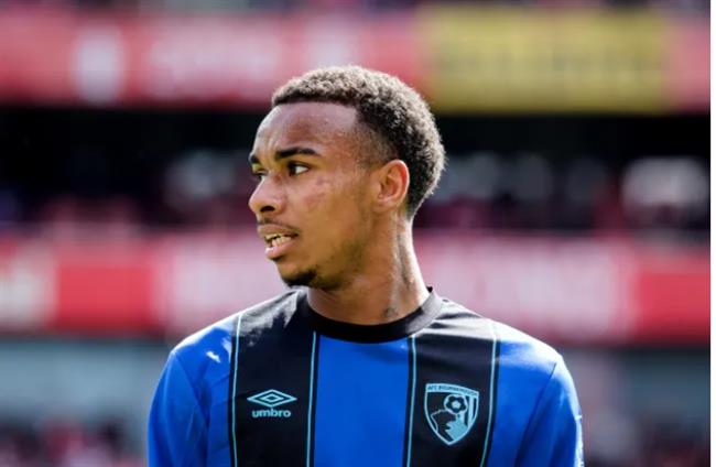 Arsenal hỏi mua sao Bournemouth vào tháng 1