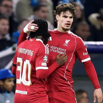 Jamie Carragher khuyên Liverpool mua thêm hậu vệ phải 1 Jamie Carragher khuyên Liverpool mua thêm hậu vệ phải 1