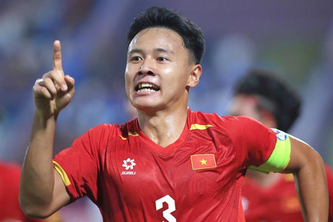 Đội trưởng Quốc Khánh xin lỗi lứa U17 Việt Nam