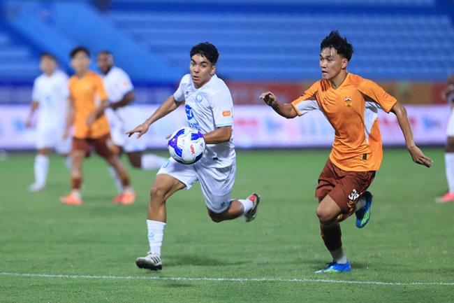 Sao Việt kiều Nam Định bày tỏ niềm tự hào khi được chơi bóng ở V.League