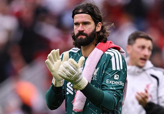 Alisson không hài lòng với chuỗi trận bất bại của Liverpool
