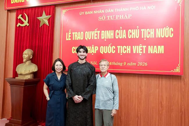 Trung vệ Việt kiều Mỹ tự hào khi trở thành công dân Việt Nam