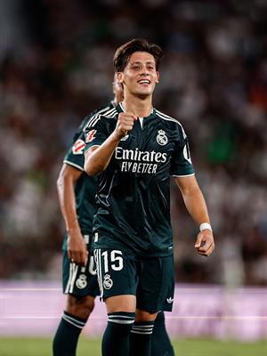Mourinho khẳng định không ai được mặc định ra sân cho Real Madrid 1 Mourinho khẳng định không ai được mặc định ra sân cho Real Madrid 1