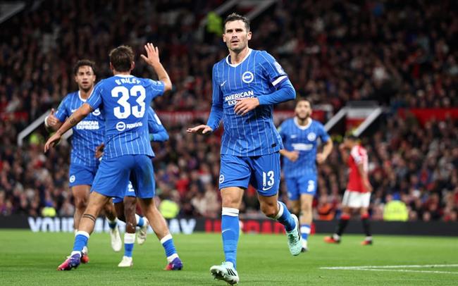 Thua ngược Brighton, MU lặp lại thành tích tệ hại sau 50 năm