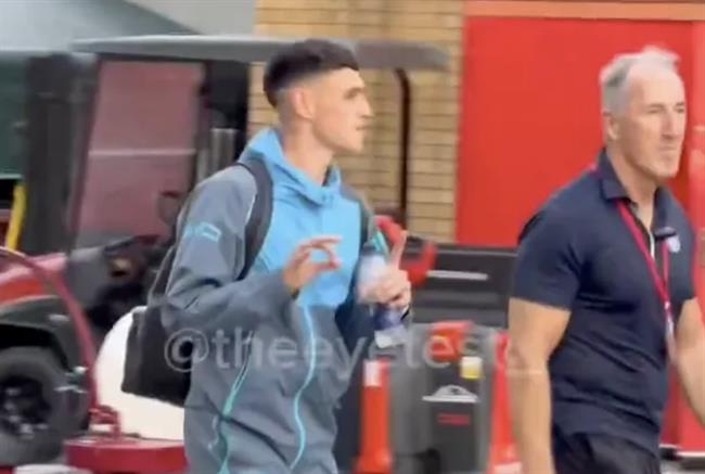 Huyền thoại MU phản ứng gay gắt trước thái độ của Phil Foden