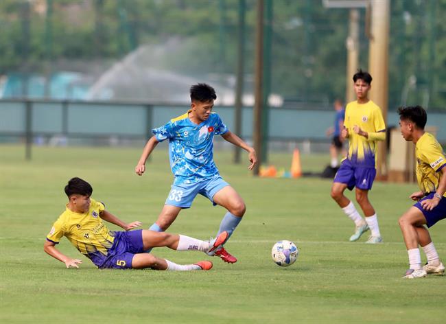 U16 Việt Nam rượt đuổi 6 bàn trước đội trẻ Hà Nội