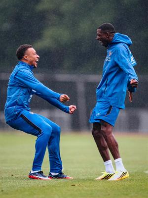 Kylian Mbappe phủ nhận bất hòa với Dembele 1 Kylian Mbappe phủ nhận bất hòa với Dembele 1