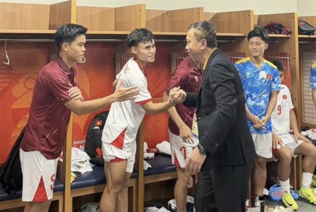Chủ tịch VFF tiếp lửa hai đội tuyển Việt Nam trước tứ kết ASIAD