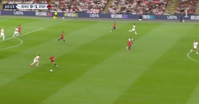 Dani Olmo biếnElliot Anderson thành gã hề