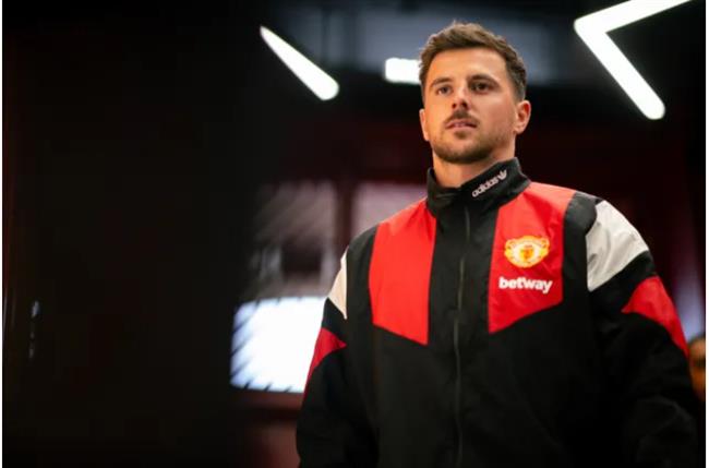 Mason Mount gây thất vọng kể từ khi cập bến MU. Mason Mount gay that vong ke tu khi cap ben MU.