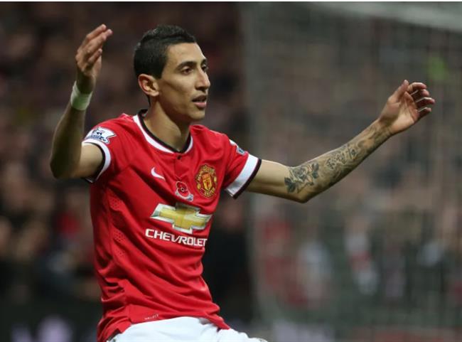 Gary Neville chỉ ra 2 bản hợp đồng tệ nhất của MU