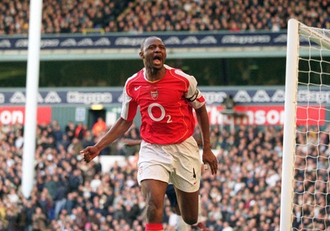 Patrick Vieira tiết lộ từng đàm phán gia nhập MU với Sir Alex