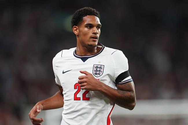 Điểm tin bóng đá tối 1/10: Real Madrid theo sát Jarell Quansah