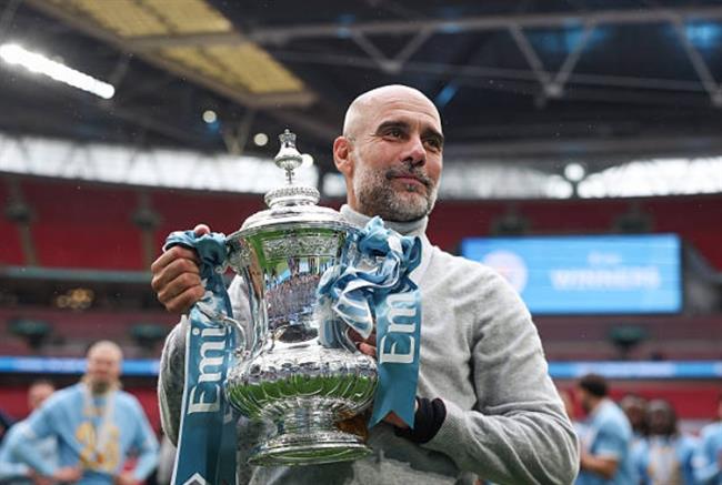 Pep Guardiola: "Tôi luôn đứng về phía Man City"