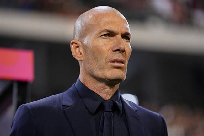 Manu Kone kinh ngạc với khả năng chơi bóng của HLV Zidane