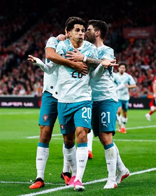 ĐT Bồ Đào Nha không mất đoàn kết vì lùm xùm của Ronaldo 1 ĐT Bồ Đào Nha không mất đoàn kết vì lùm xùm của Ronaldo 1