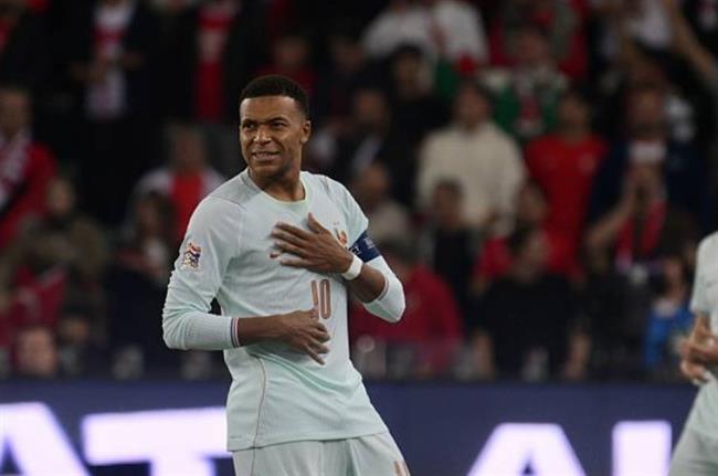 Mbappe đi xe đạp bất chấp cảnh báo của Mourinho
