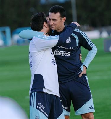 Scaloni tin vào tương lai tươi sáng cho Argentina hậu Messi 1