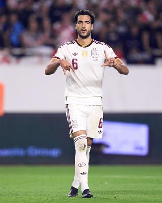 Luis de la Fuente đòi công bằng cho Mikel Merino 1