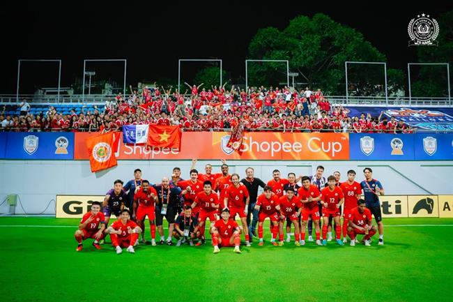CLB CAHN thắng trận ra quân Shopee Cup, JDT vươn lên dẫn đầu bảng B