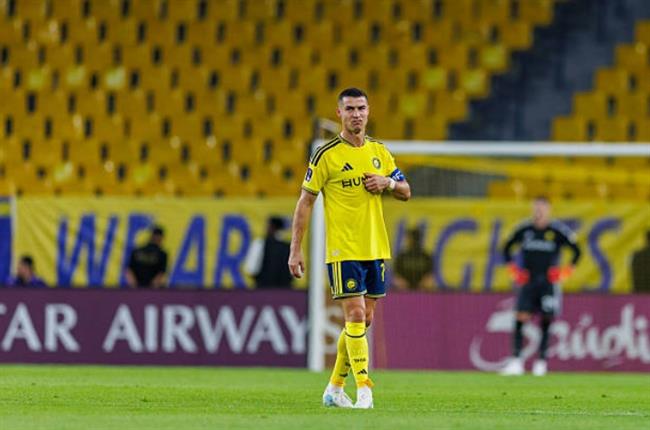 Ronaldo ghi bàn cho Al-Nassr, tạm gác bất ổn ở tuyển Bồ Đào Nha