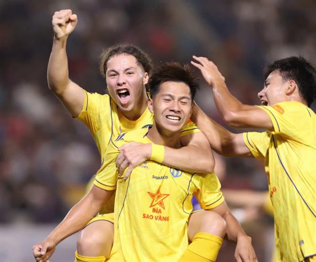 Trần Đức Vinh - Làn gió Việt kiều mới tại V.League