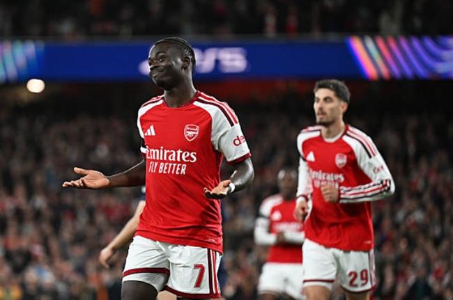 Saka vượt thành tích của Cesc Fabregas tại Champions League