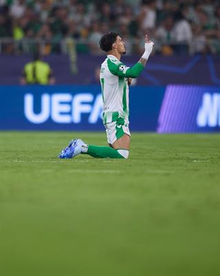 Nhà Antony bị trộm đột nhập giữa trận đấu Champions League 1