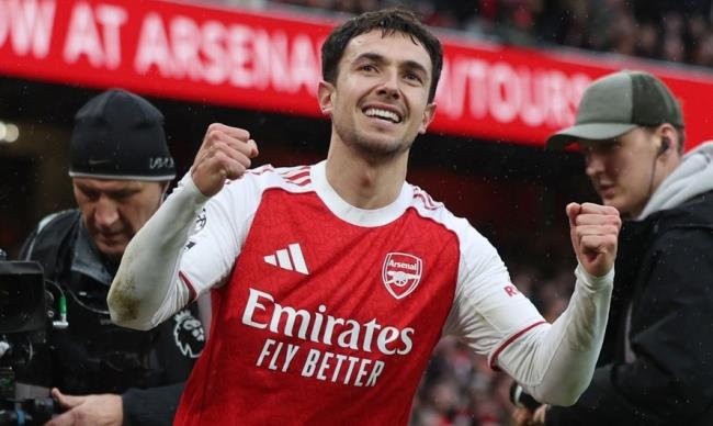 Barca muốn giải cứu Martin Zubimendi khỏi Arsenal
