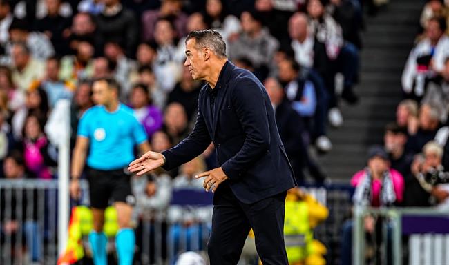 HLV Sevilla chỉ trích trọng tài không muốn Real Madrid thua