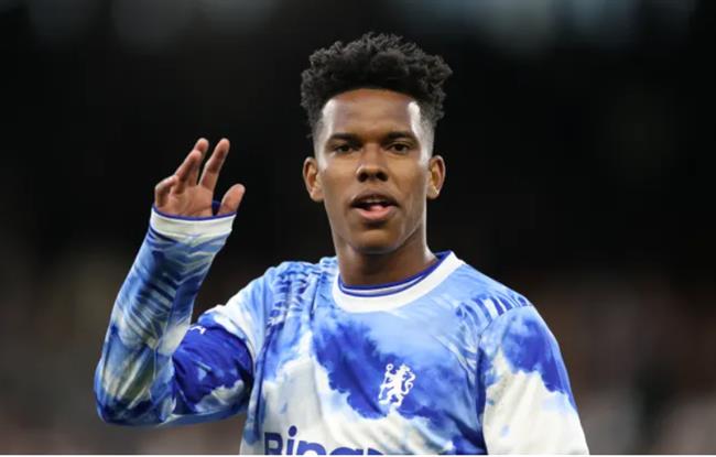 Estevao được khuyên nên rời Chelsea