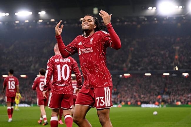 Van Dijk: "Salah là nhân tố quan trọng giúp Ngumoha phát triển"