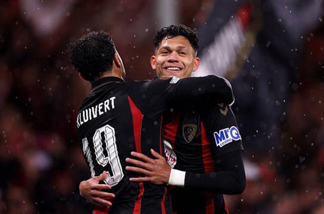 Bournemouth tái lập kỳ tích của Sunderland sau 53 năm