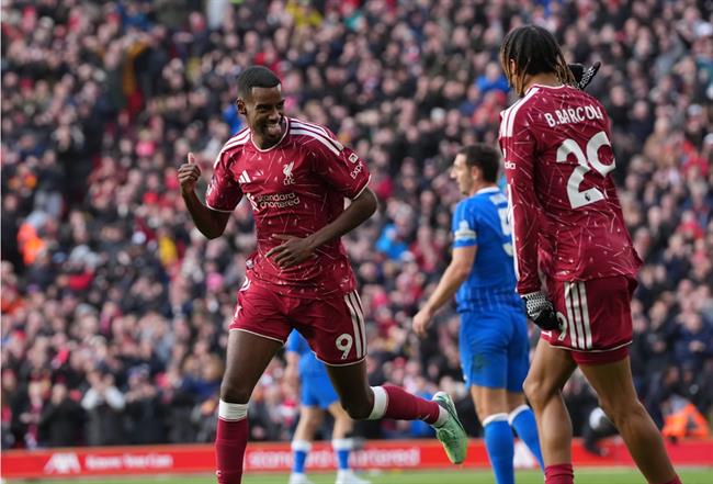 Alexander Isak chỉ ra điều hài lòng sau chiến thắng của Liverpool trước Brighton