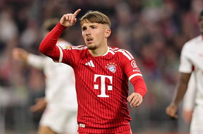 Điểm tin bóng đá tối 25/10: Arsenal, MU và Liverpool cạnh tranh chữ ký Lennart Karl