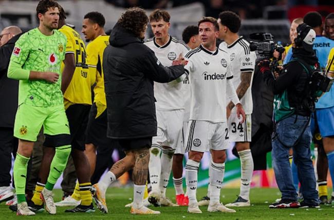 Nhận định Hamburger vs Frankfurt (00h00 ngày 2810) Hiểm địa Volkspark 2