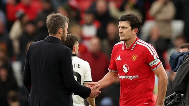 Steven Gerrard và Gary Neville chỉ trích dữ dội các cầu thủ MU