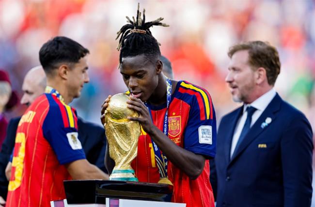 Nico Williams tiết lộ từ chối cả Barca, Arsenal và PSG