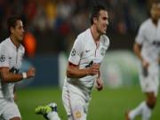 "Song sát" Rooney - Van Persie kết hợp mỹ mãn, Man Utd vượt qua kẻ thách thức Cluj