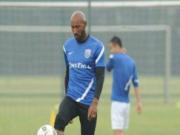 Chelsea bị Anelka "tố" đối xử tệ bạc, Sturridge sẽ phải ra đi